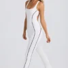 Petite Soft Active jumpsuit med åpen rygg i hvitt