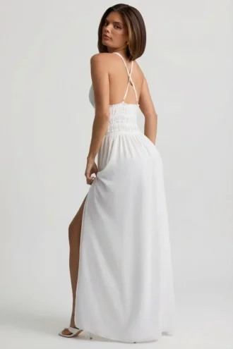 Pryana Plunge Cross-Back Maxi-kjole i hvitt
