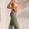 Resort Wear strandbukser med krøllet tekstur i lysegrønt