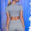 Ribbede minishorts i grått
