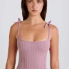 Ribbestrikket tank-top med knyttebånd i mauve