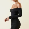 Rosanna off-shoulder ruched bodycon minikjole i svart