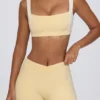 Rynkede minishorts i sitronmarmor