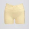 Rynkede minishorts i sitronmarmor