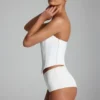 Sabrine Slinky Jersey Hotpants med lav midje i hvitt