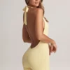 Shelly Modal ribbet ryggløs playsuit i Lemon Sherbet