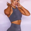 Sømløs crop-top med høy hals i grått