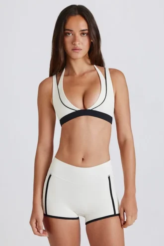 Soft Active Contrast Mini Shorts i elfenben