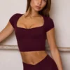 Soft Active crop-top med hjerteformet utringning i burgunder
