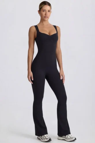 Soft Active jumpsuit med utskjæring i ryggen i svart