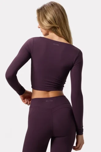 Soft Active kort topp med vridd front i fargen Plum