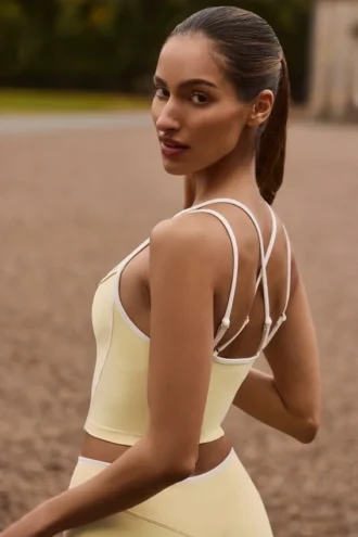 Soft Active lagdelt tank-top i myk gul