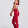 Soft Active-leggings med kontrastdetaljer i mørkerød