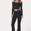 Soft Active leggings med V-hals og utvidet ben i svart