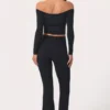 Soft Active leggings med V-hals og utvidet ben i svart