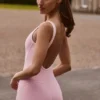 Soft Active ryggløs kontrast-unitard i Powder Pink