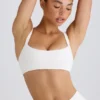 Soft Active sports-BH med kontrastkant i hvit