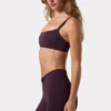 Soft Active sports-BH med sømdetaljer i fargen Plum