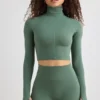Soft Active turtleneck crop top i khaki