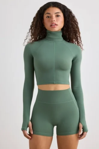 Soft Active turtleneck crop top i khaki