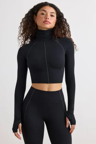 Soft Active turtleneck-crop-top i svart