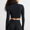 Soft Active turtleneck-crop-top i svart