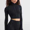 Soft Active turtleneck-crop-top i svart