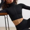 Soft Active turtleneck-crop-top i svart