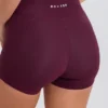 Soft Active V-formet midje med lommer, minishorts i burgunder