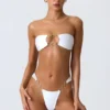 Sunray pyntede bikinitruser med brede stropper i hvit