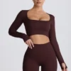 Super Sculpt sømløs kort topp med lange ermer i sjokolade