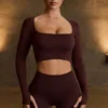 Super Sculpt sømløs kort topp med lange ermer i sjokolade
