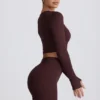 Super Sculpt sømløs kort topp med lange ermer i sjokolade
