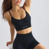 Super Sculpt sømløs sports-BH med rund hals i svart