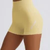 Super Sculpt sømløse minishorts i smørgul