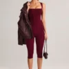 Suri Modal Capri-leggings med middels høy midje i vinrød