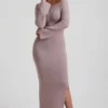 Terneigh ribbestrikket off-shoulder maxikjole i taupe