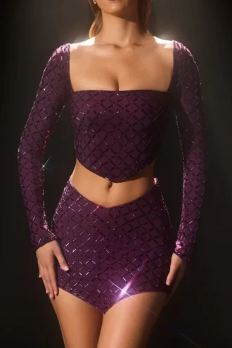 Thora pyntet asymmetrisk crop-top i dyp lilla