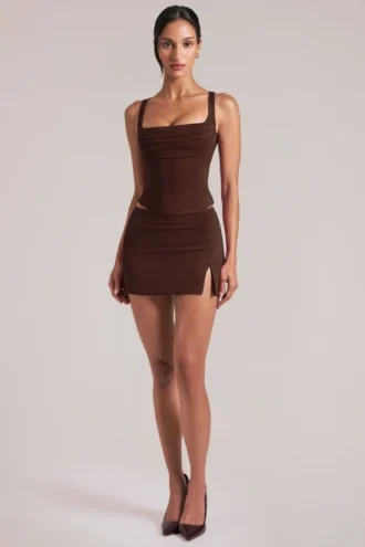 Tula Mid-Rise Bodycon Ultra Mini Skjørt med splitt i sjokoladebrun