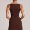 Tula Mid-Rise Bodycon Ultra Mini Skjørt med splitt i sjokoladebrun