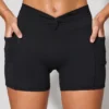 Twist Waist Mini Shorts med lommer i svart