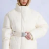 Vanntett oversized skijakke med belte i fargen Ice