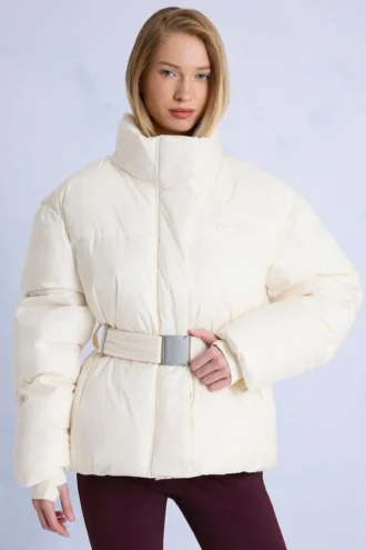 Vanntett oversized skijakke med belte i fargen Ice