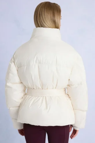 Vanntett oversized skijakke med belte i fargen Ice