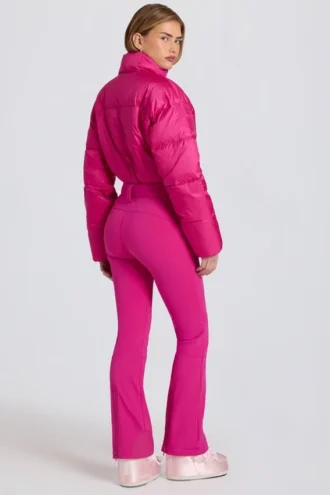 Vanntett, polstret skidress med belte i magenta rosa