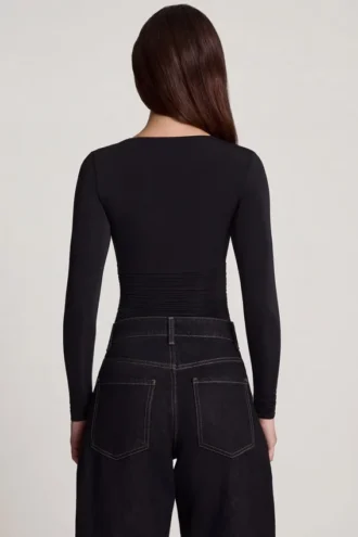 Vayla Soft Jersey Sweetheart Ruched Long-Sleeve Top i svart