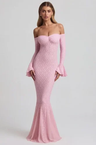 Verena off-shoulder maxi-kjole med volanger i myk rosa