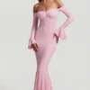 Verena off-shoulder maxi-kjole med volanger i myk rosa