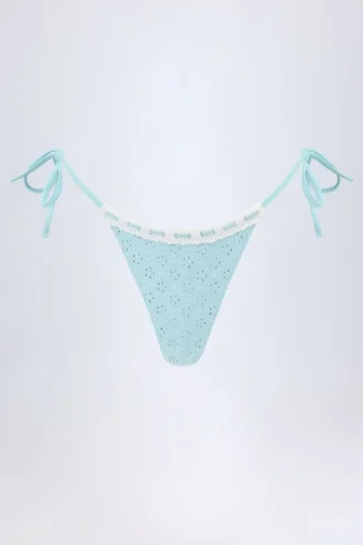 Vernazza bikinitruser med snøring i siden i broderie anglaise i pudderblått