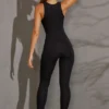 Vida Racer Neck Jumpsuit i svart